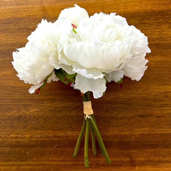 Crate&Barrel Accents Nwt Crate And Barrel Peony Faux Flower Bunch